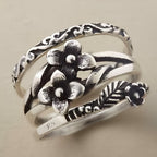 Anel vintage boêmio com motivo floral refinado