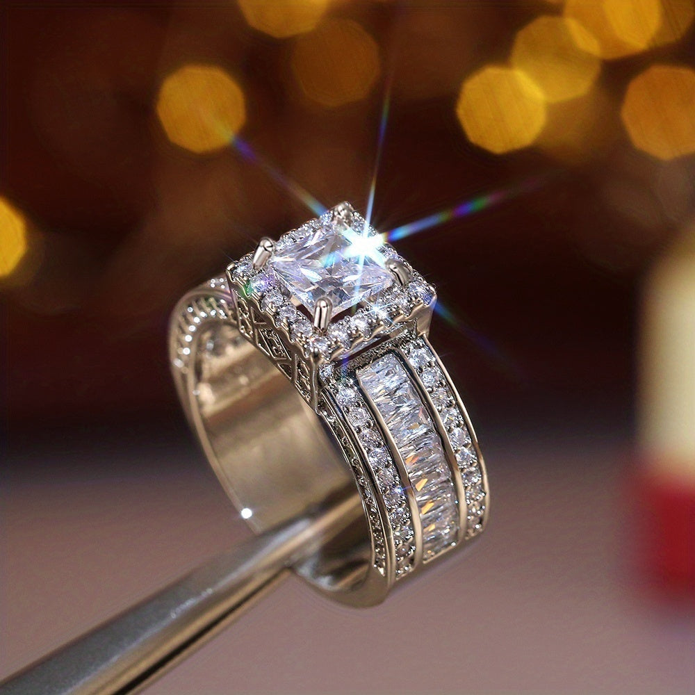 Elegante anillo cuadrado de circonita con circonia cúbica radiante