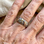 Anillo vintage de diseño con girasol y libélula en metales mixtos
