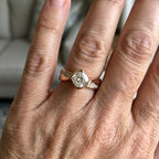 Anillos elegantes bañados en oro con circonitas cúbicas blancas
