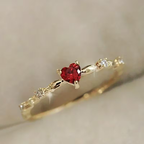 Anillo de corazón de rubí
