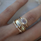 Juego de anillos Lily de oro y circonias