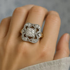 Anel dourado elegante vintage com zircônia
