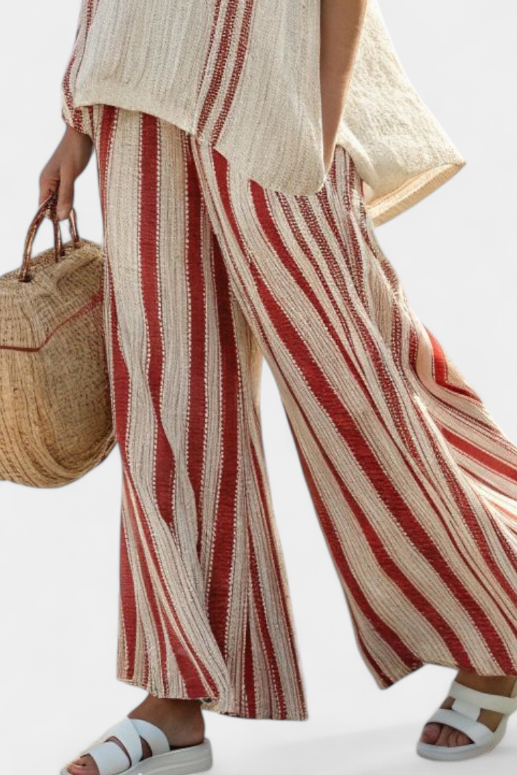 Mirella | Top sofisticado de textura marcada com riscas vermelhas e calças de linho