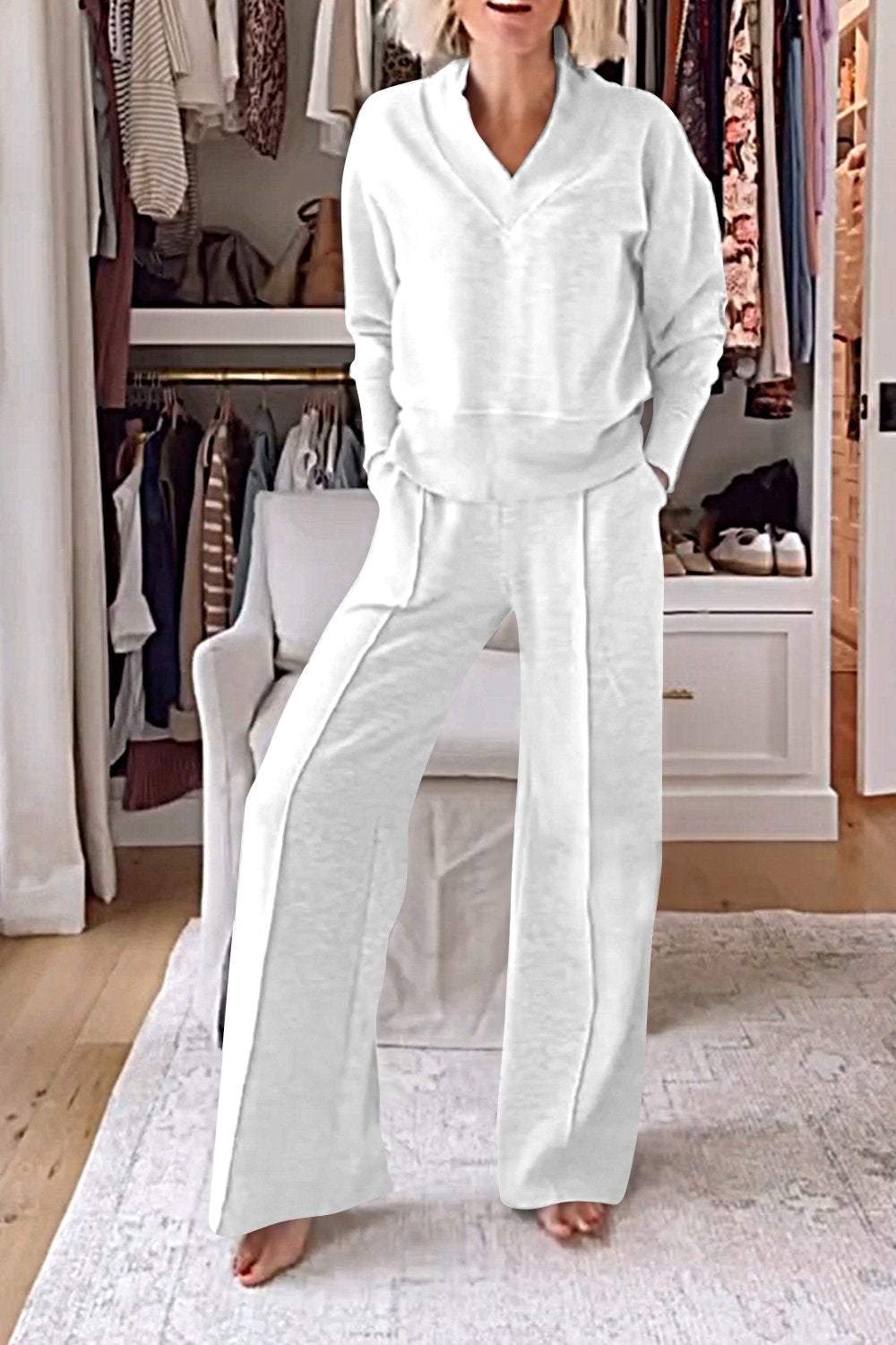 Conjunto de top con escote en V y pantalones Samantha